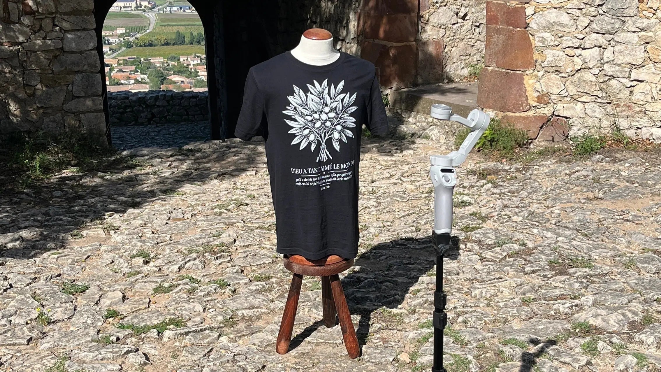 Pourquoi porter un vêtement chrétien aujourd’hui ? Une expression moderne de la foi